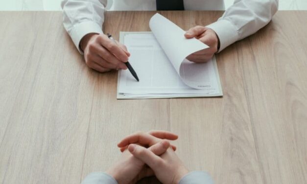 ¿Contratar a alguien en paro o a alguien que ya trabaja? 🤔